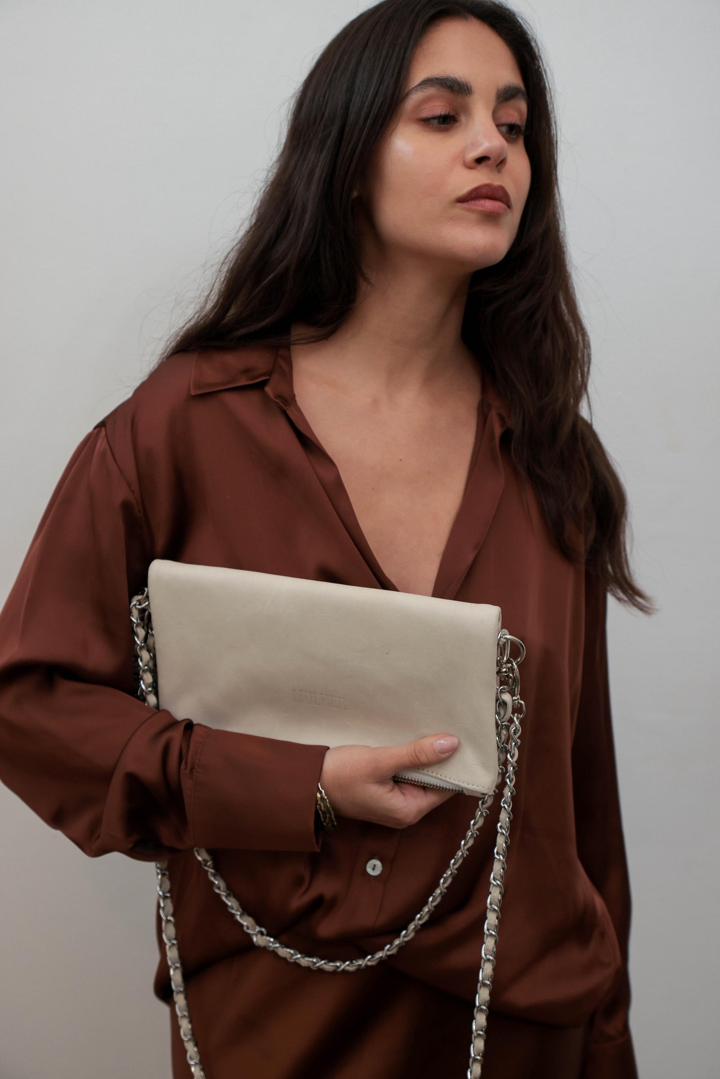 Bandolera OLBIA tiza