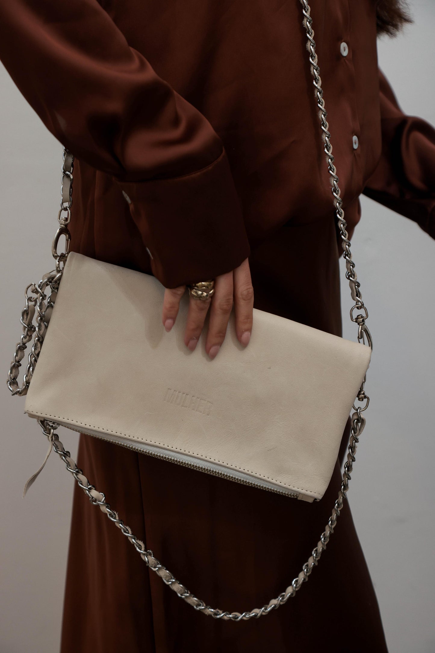 Bandolera OLBIA tiza